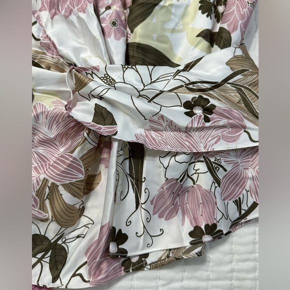 Salo La Fille Elegant Pink Wrap Blouse with Notched Collar - Picture 10 of 13